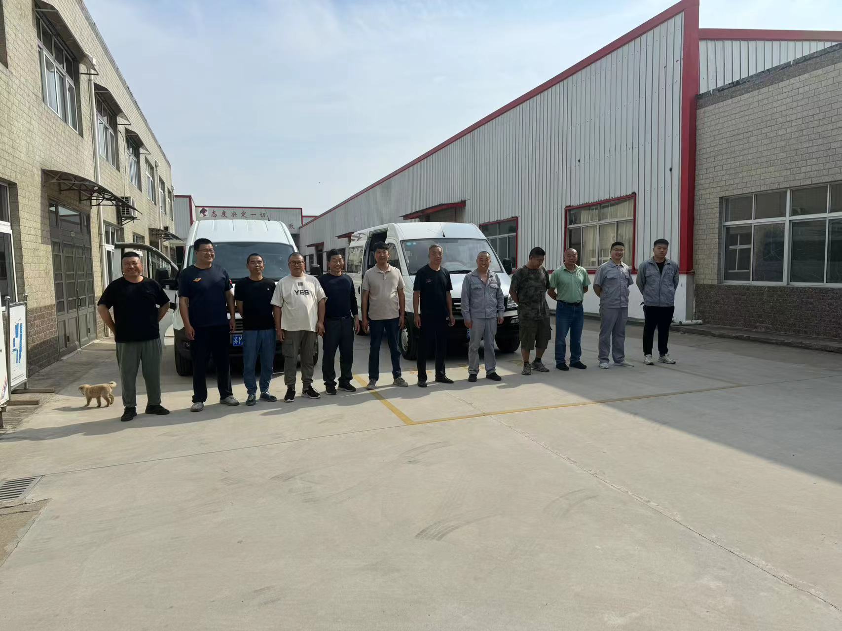 炎熱夏季到了，工程部進(jìn)入大忙時(shí)節(jié)